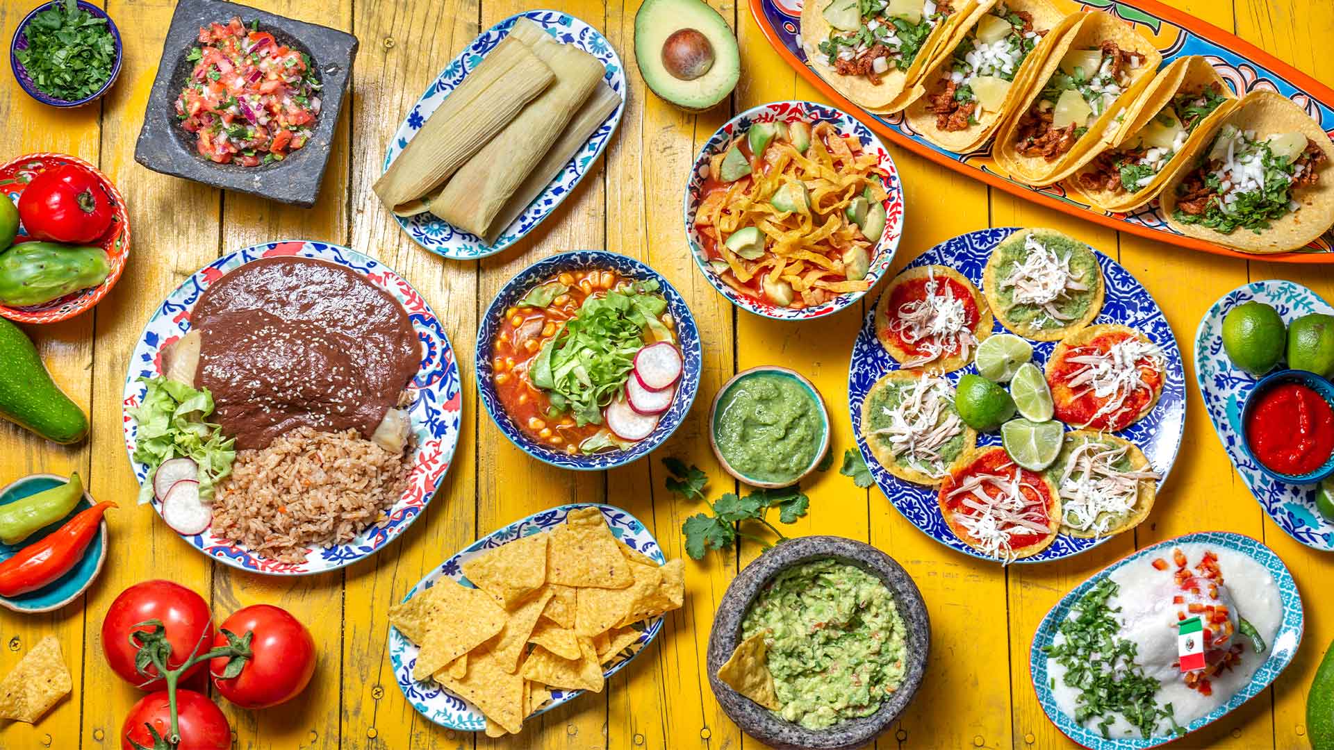 Muestra de varios platillos que componen la comida mexicana